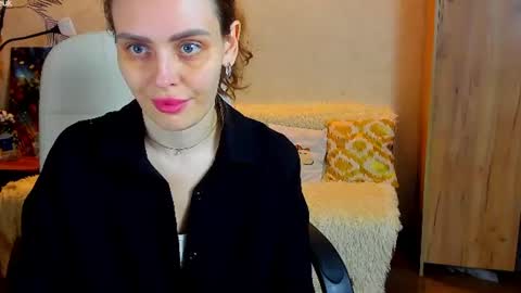 Snapshot of gloria_wood chatting on 06.18.26 Gloria Wood online show from 06.18.26