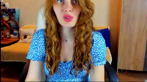 Snapshot of gloria_wood chatting on 07.25.26 Gloria Wood online show from 07.25.26