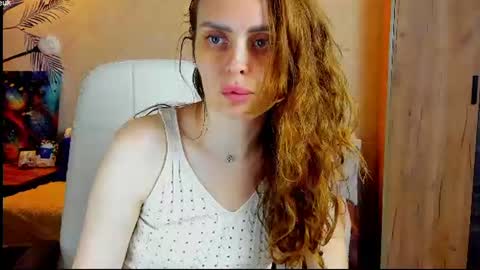 Snapshot of gloria_wood chatting on 07.26.26 Gloria Wood online show from 07.26.26