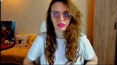 Snapshot of gloria_wood chatting on 07.28.26 Gloria Wood online show from 07.28.26