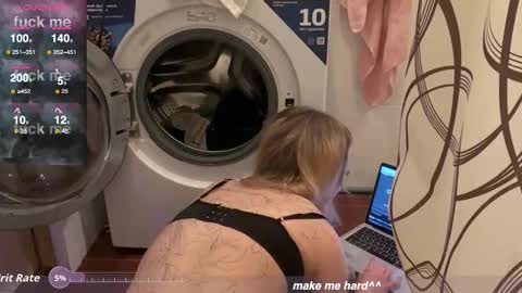 Snapshot of gloryaaaa chatting on 10.02.25 I want to make you happy and lovense  online show from 10.02.25