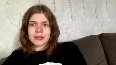 Snapshot of glossy_girl_1 chatting on 04.29.26 Roxy online show from 04.29.26