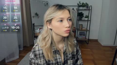 Snapshot of glossybabe_ chatting on 02.11.26 Cherry online show from 02.11.26