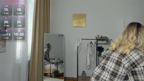 Snapshot of glossybabe_ chatting on 02.15.26 Cherry online show from 02.15.26