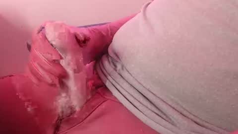 Snapshot of glovemad chatting on 01.12.25 Glove Mad online show from 01.12.25