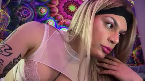 Glow Goddess online show from 01.19.26