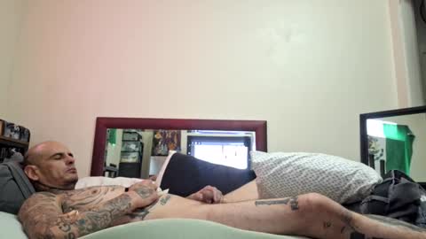 Snapshot of gnasty83 chatting on 10.01.25 gnasty83 online show from 10.01.25