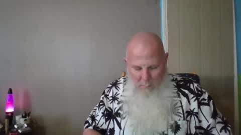 Snapshot of gnomebeard chatting on 03.06.25 Gnomebeard online show from 03.06.25