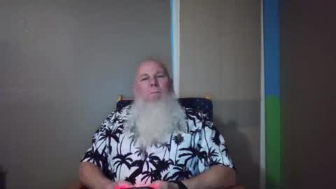 Snapshot of gnomebeard chatting on 03.07.25 Gnomebeard online show from 03.07.25