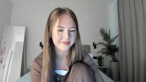 Snapshot of go0d_grl chatting on 10.05.25 Lina online show from 10.05.25