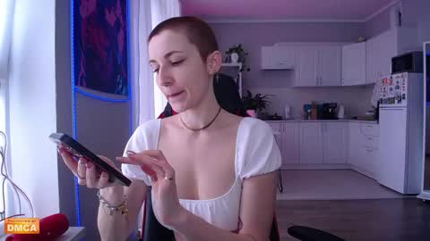 Snapshot of goddess_elpisfoxter chatting on 05.28.26 Elpis Foxter online show from 05.28.26