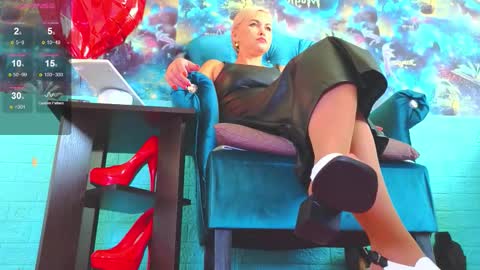 Snapshot of goddess_isabella11 chatting on 09.18.25 Mrs. Isabella online show from 09.18.25