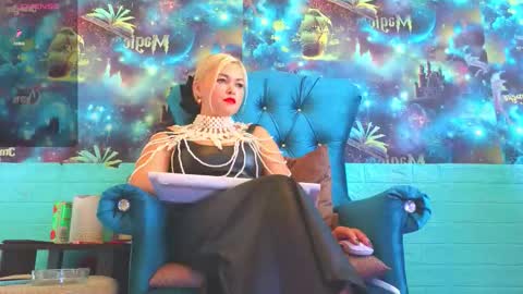 Snapshot of goddess_isabella11 chatting on 10.12.25 Mrs. Isabella online show from 10.12.25