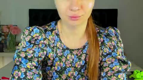 Snapshot of goddess_squirt_ chatting on 05.19.26 Katrin online show from 05.19.26