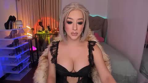 Snapshot of goddess_trans chatting on 02.26.26 Contessa online show from 02.26.26