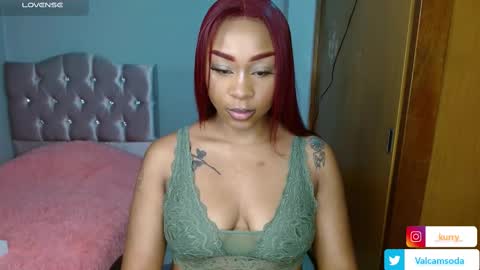 Snapshot of goddess_val chatting on 02.17.25 Valentina online show from 02.17.25