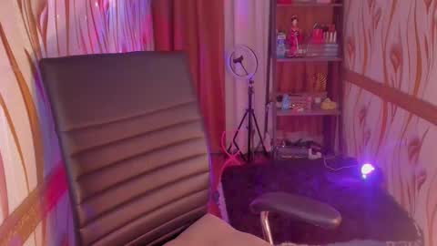 Snapshot of goddessbarbiecum4u chatting on 12.10.24 Barbie Brown online show from 12.10.24