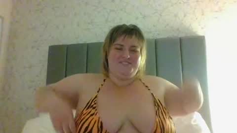 Snapshot of goddessee chatting on 06.13.26 GoddesseE online show from 06.13.26