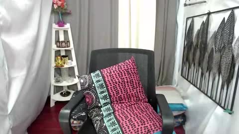 Snapshot of goddessjasmin chatting on 01.06.25 Goddessjasmin online show from 01.06.25