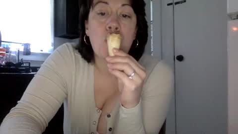 Snapshot of goddessjaylastar chatting on 12.22.25 GoddessJayla Star online show from 12.22.25