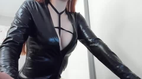 Snapshot of goddesskasyia chatting on 01.10.25 GoddessKasyia online show from 01.10.25