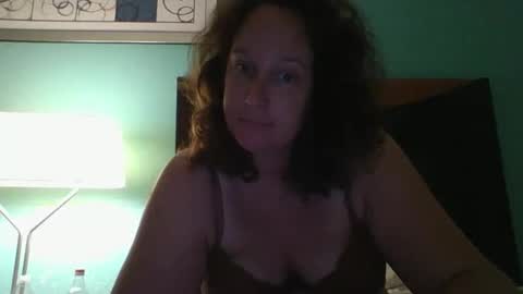 Snapshot of goddessmilfcrysyal chatting on 04.30.26 Crystal online show from 04.30.26