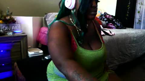 MonniDoll online show from 09.29.25