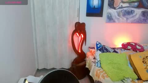  Naih Reyes online show from 10.17.25