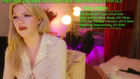Snapshot of goddesssherry00 chatting on 12.15.24 Goddess Sherry online show from 12.15.24