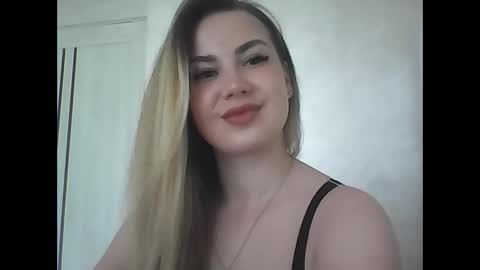 Snapshot of goddesstenderness chatting on 05.04.26 GoddessTenderness online show from 05.04.26