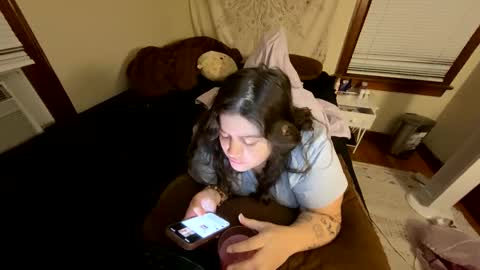 Snapshot of goddessviccc chatting on 06.01.26 princessviccxo online show from 06.01.26