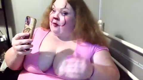 godessisabella online show from 10.30.25