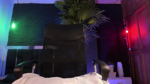 HUAN online show from 03.03.25