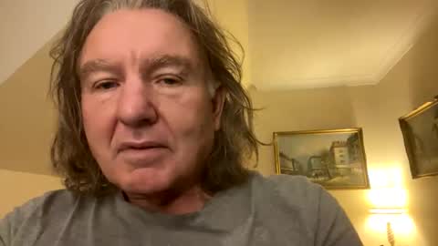 goingtobed198749 online show from 10.24.25