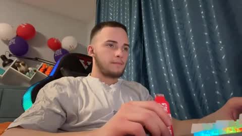 Golden boyyy21 online show from 03.12.25