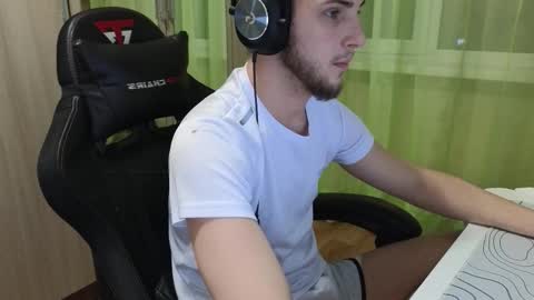 Golden boyyy21 online show from 12.13.25