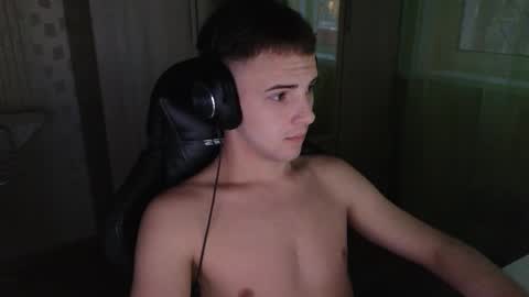 Golden boyyy21 online show from 12.23.25