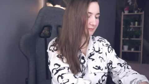 Snapshot of golden_dragones chatting on 05.01.26 Gloria online show from 05.01.26