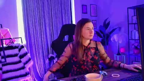 Snapshot of golden_dragones chatting on 05.10.26 Gloria online show from 05.10.26