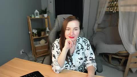 Snapshot of golden_dragones chatting on 05.22.26 Gloria online show from 05.22.26