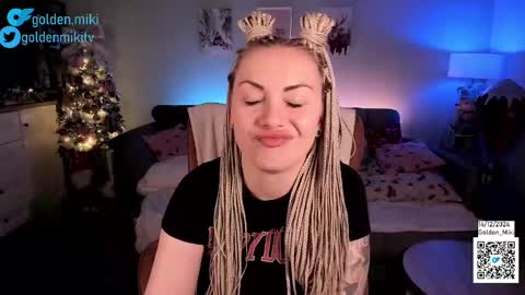 Snapshot of golden_miki chatting on 12.14.24 Shy in the streets but a freak in the sheets online show from 12.14.24