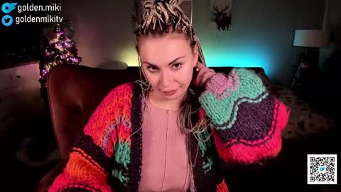 Snapshot of golden_miki chatting on 12.24.24 Shy in the streets but a freak in the sheets online show from 12.24.24