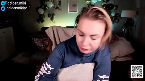 Snapshot of golden_miki chatting on 01.13.25 Shy in the streets but a freak in the sheets online show from 01.13.25