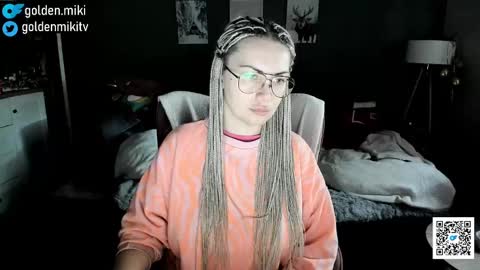 Snapshot of golden_miki chatting on 02.03.25 Shy in the streets but a freak in the sheets online show from 02.03.25