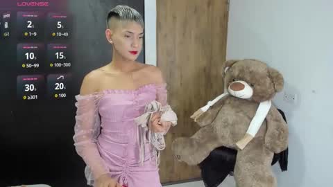 Snapshot of goldenangels1 chatting on 10.31.25 goldenangels1 online show from 10.31.25