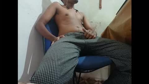 Snapshot of goldengodzilla69 chatting on 10.13.25 goldengodzilla69 online show from 10.13.25