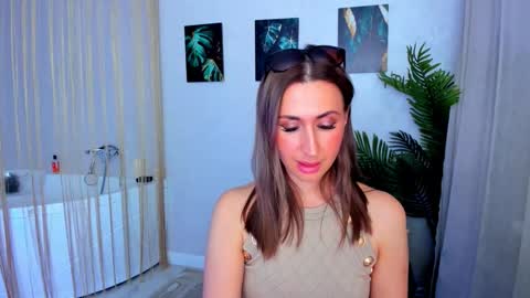 Olivia online show from 11.07.25