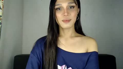 Snapshot of goldenlily69 chatting on 07.17.26 Lily is Gold online show from 07.17.26