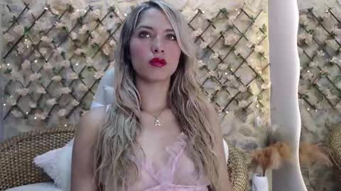 Snapshot of goldenmusee chatting on 01.14.26 goldenmusee online show from 01.14.26