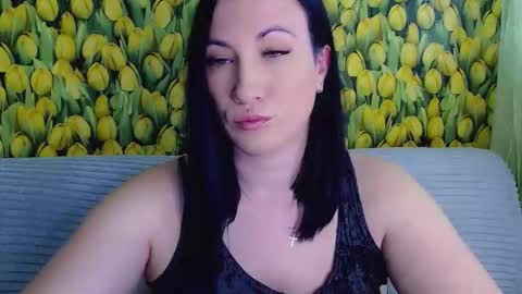 Snapshot of goldmoonn chatting on 04.04.26 goldmoonn online show from 04.04.26
